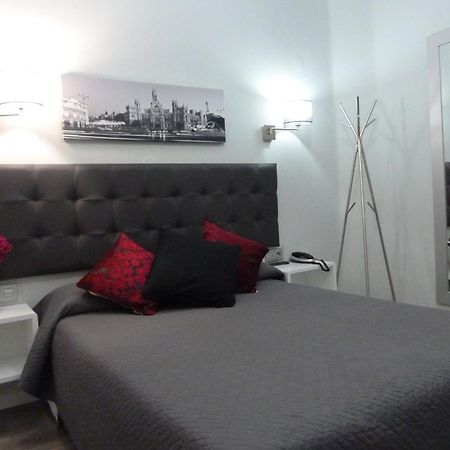 Hostal Lauria Madrid Ruang foto