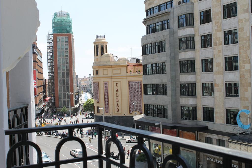 Hostal Lauria Madrid Bagian luar foto