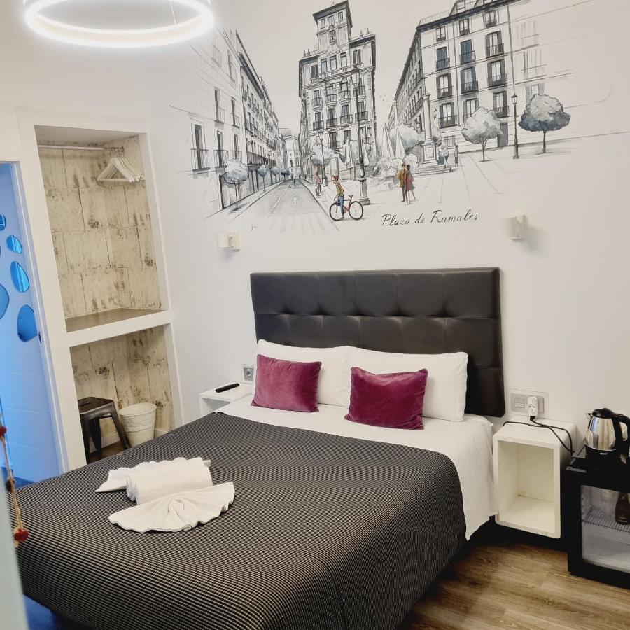 Hostal Lauria Madrid Bagian luar foto