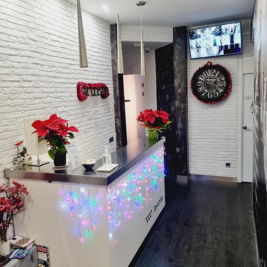 Hostal Lauria Madrid Bagian luar foto