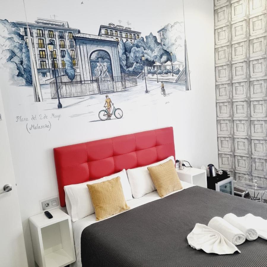 Hostal Lauria Madrid Bagian luar foto