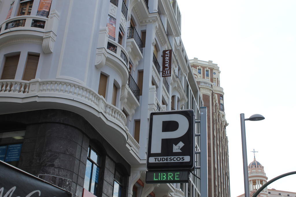 Hostal Lauria Madrid Bagian luar foto