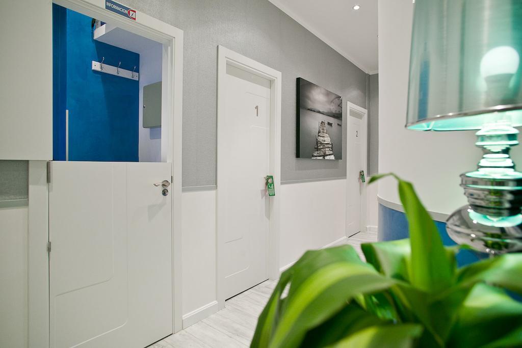 Hostal Lauria Madrid Bagian luar foto