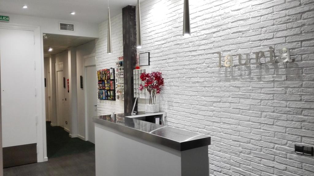 Hostal Lauria Madrid Bagian luar foto