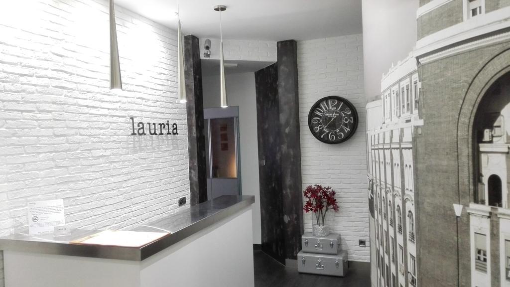 Hostal Lauria Madrid Bagian luar foto