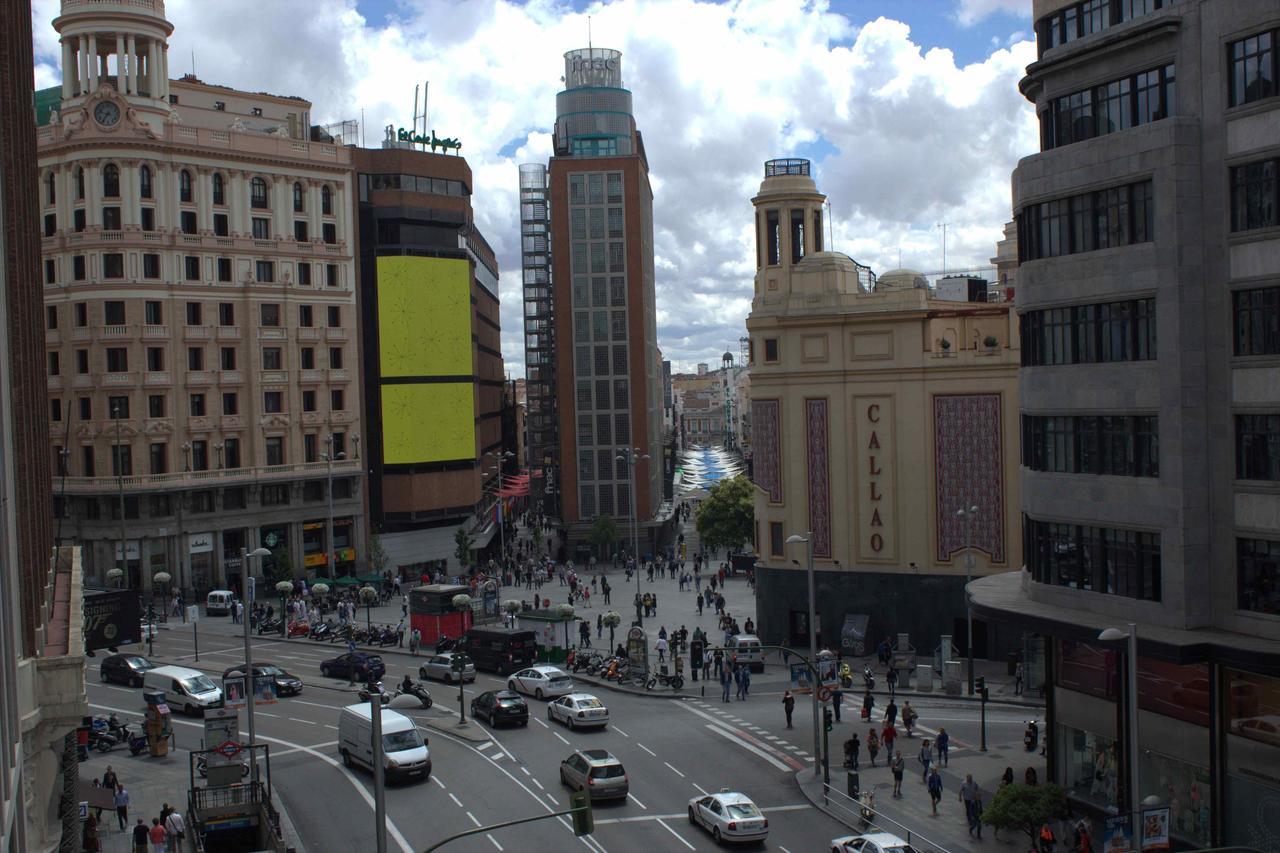 Hostal Lauria Madrid Bagian luar foto