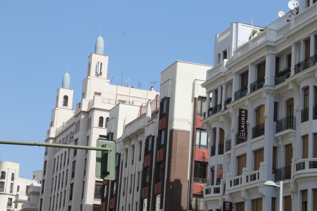 Hostal Lauria Madrid Bagian luar foto