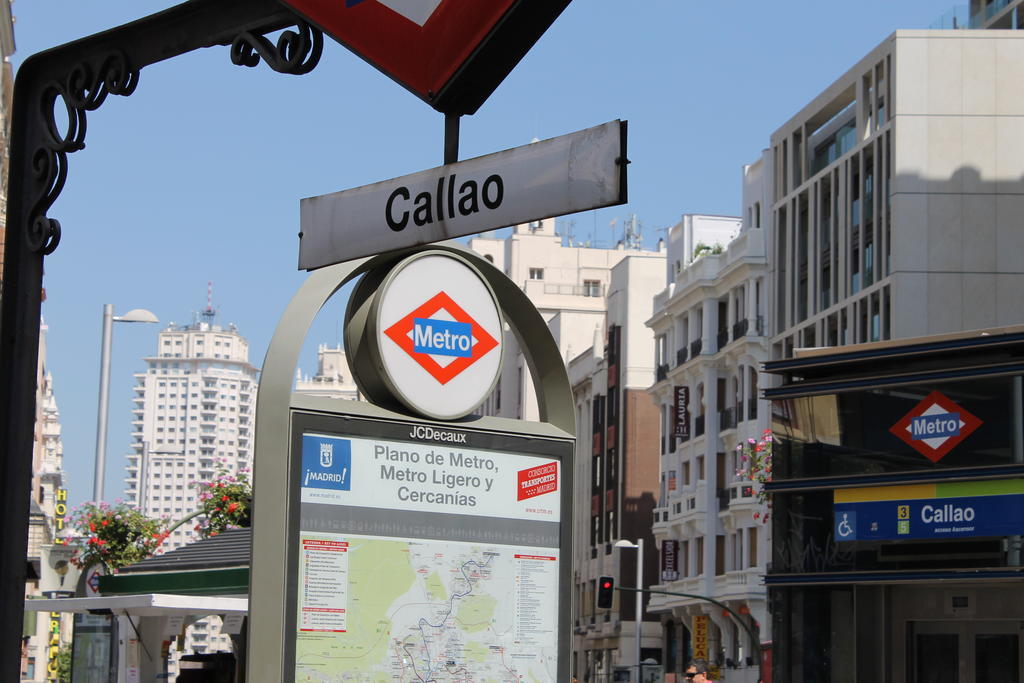 Hostal Lauria Madrid Bagian luar foto