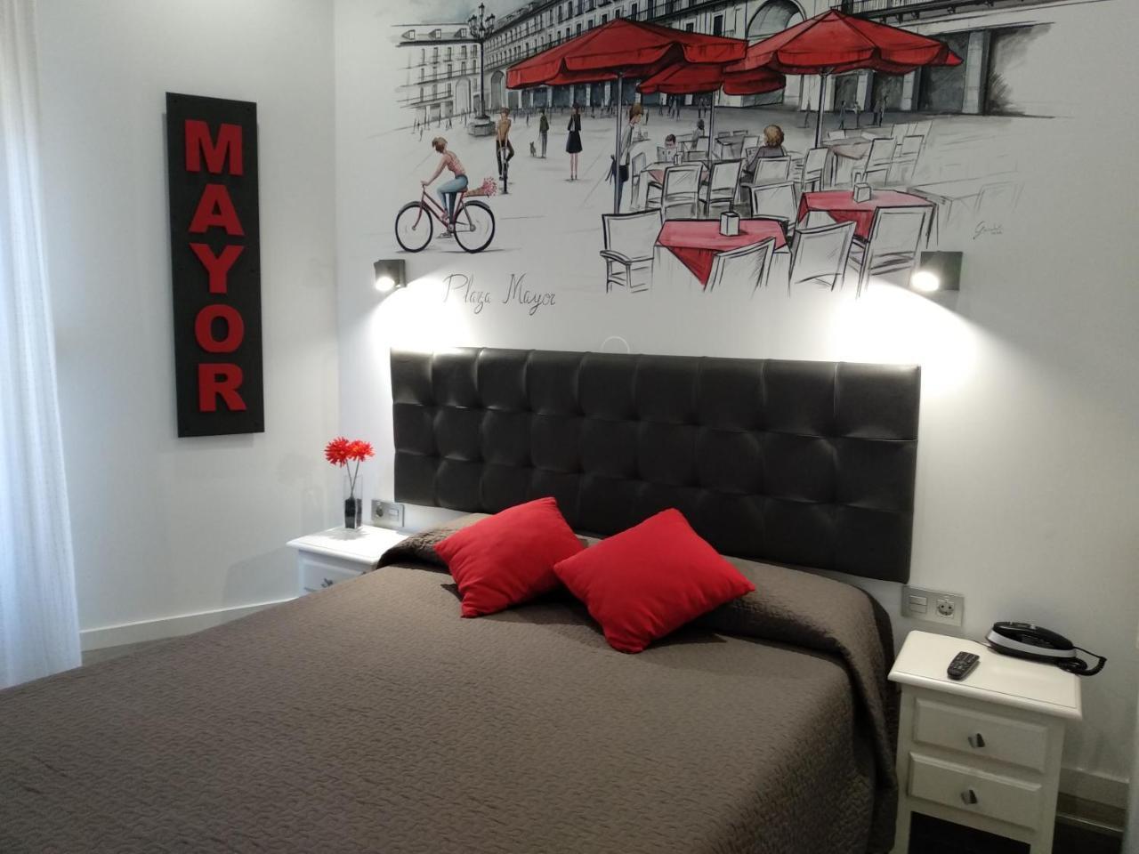 Hostal Lauria Madrid Bagian luar foto