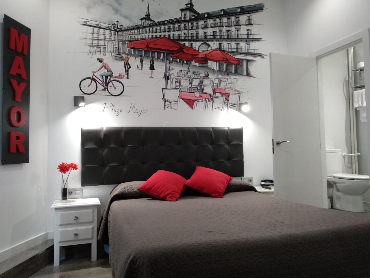 Hostal Lauria Madrid Bagian luar foto